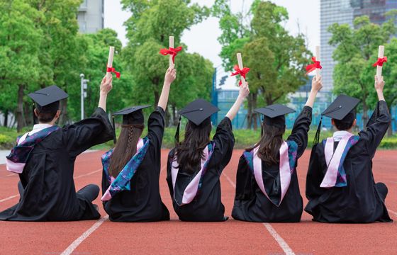 深入大学生活